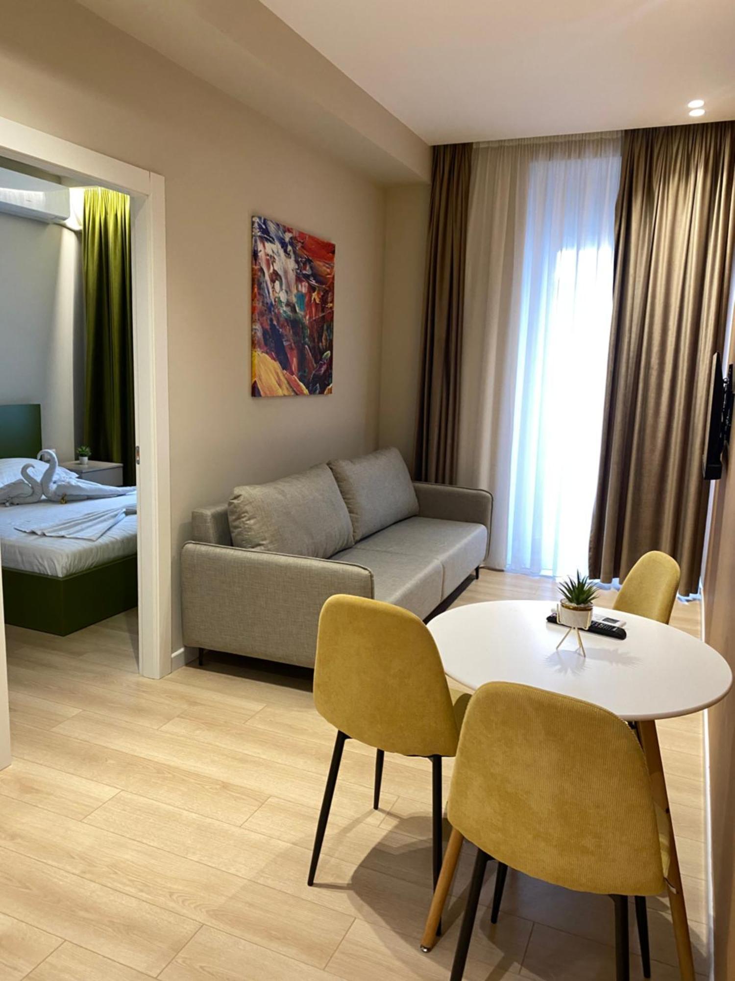 Meri Apartment Tiranë Luaran gambar
